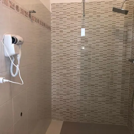 Lb&b Short Готель типу 